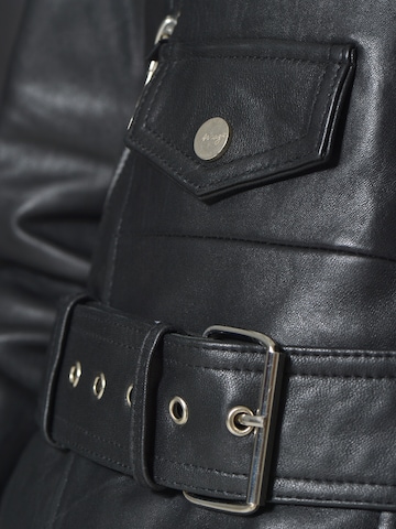 MazePrijelazna jakna 'Tioga' - crna boja