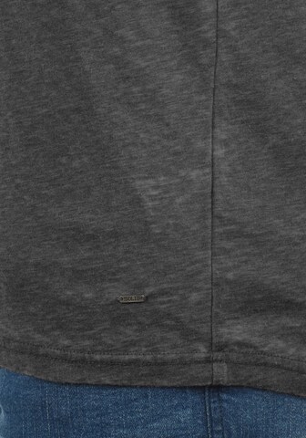 !Solid V-Shirt 'Them' in Schwarz