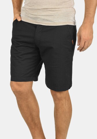 !Solid Regular Chinoshorts 'Thement' in Schwarz: predná strana