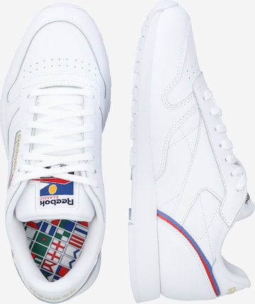 Reebok Rövid szárú sportcipők 'CLASSIC LEATHER MU' - fehér