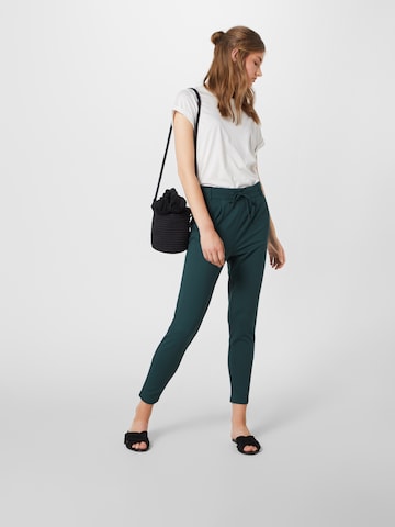 Slimfit Pantaloni con pieghe 'ONLPoptrash' di ONLY in verde