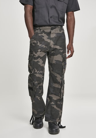 Brandit Tapered Cargo Pants in Green: front