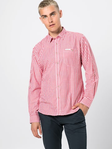 STOCKERPOINT - Ajuste confortable Camisa tradicional en rojo: frente