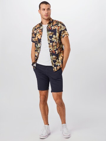 Casual Friday Regular Shorts in Blau