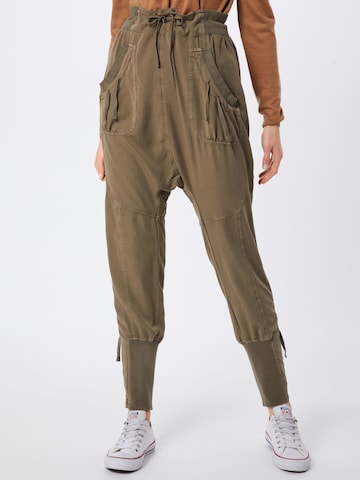 Cream Tapered Pants 'Nanna' in Green: front