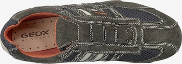 Baskets basses 'UOMO SNAKE' GEOX en gris