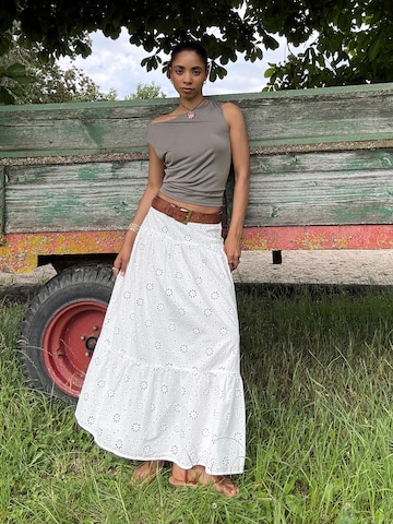 Flowy Skirt Look by ONLY