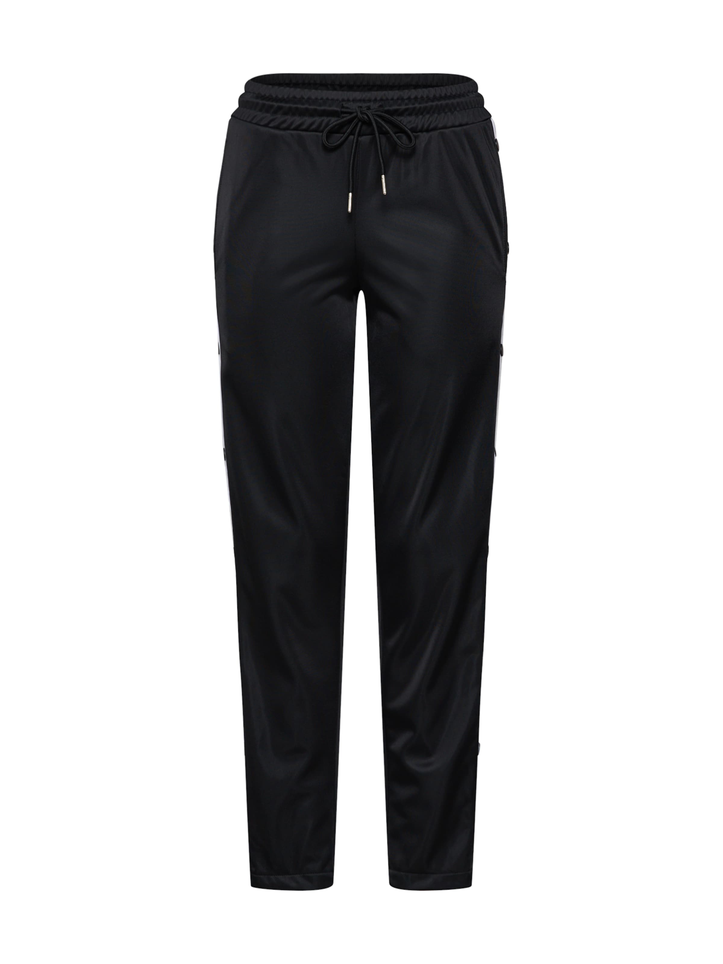 Urban Classics Regular Broek in Zwart: voorkant