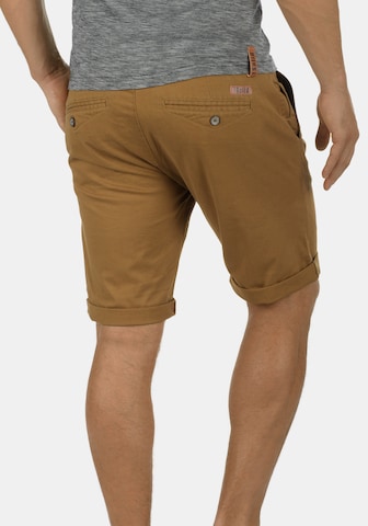 !Solid Regular Chinoshorts in Braun