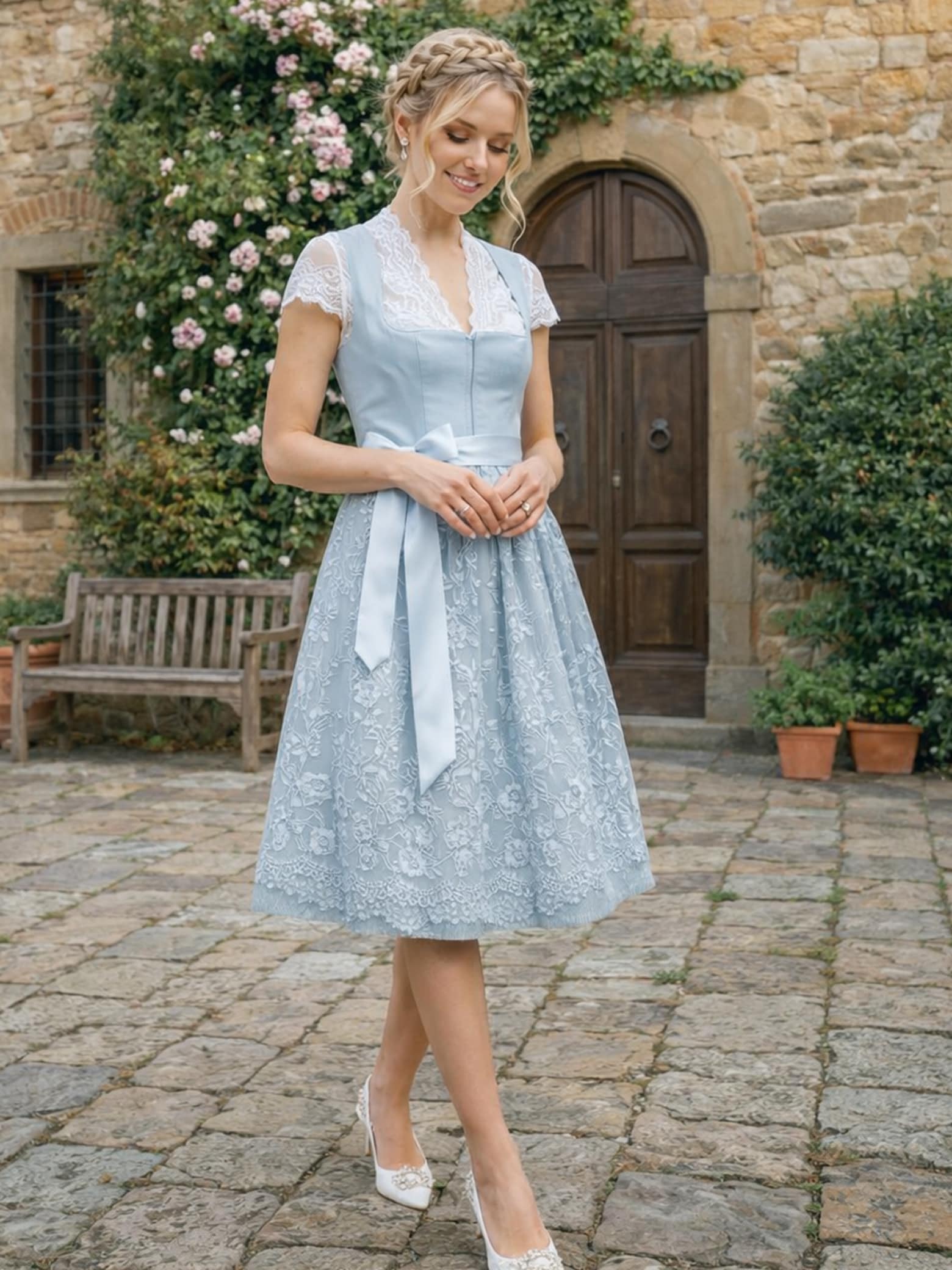 Spitze und Seide für deinen großen Tag Hochzeitstracht: Liebe zum Detail