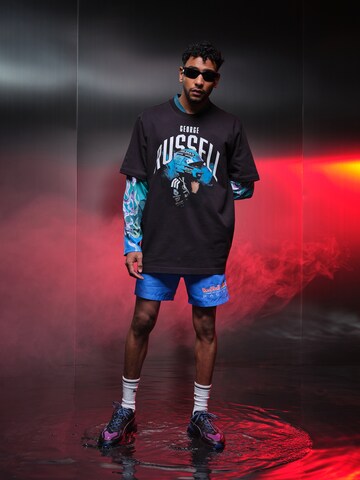 Layered Streetwear Racing Look
