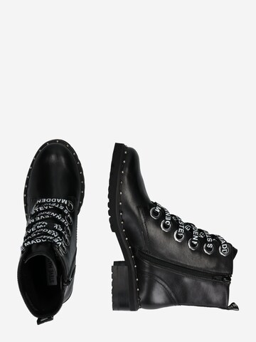 STEVE MADDEN - Botines con cordones 'TESS' en negro: lado