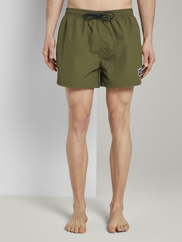 Shorts de bain 'Tulio' TOM TAILOR en vert : devant