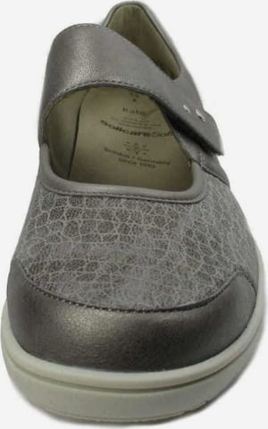 SOLIDUS Ballet Flats with Strap in Grey