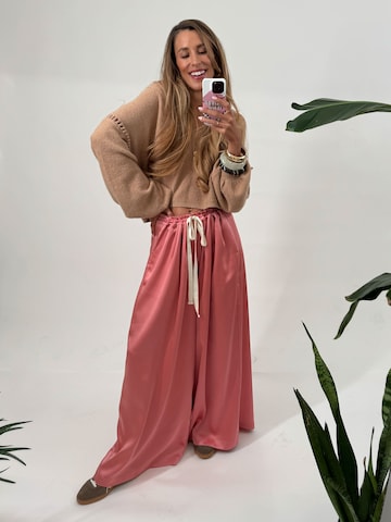 Flowy Off-Shoulder Look