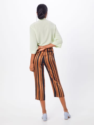 Regular Pantalon 'Mollie' SOAKED IN LUXURY en marron : derrière