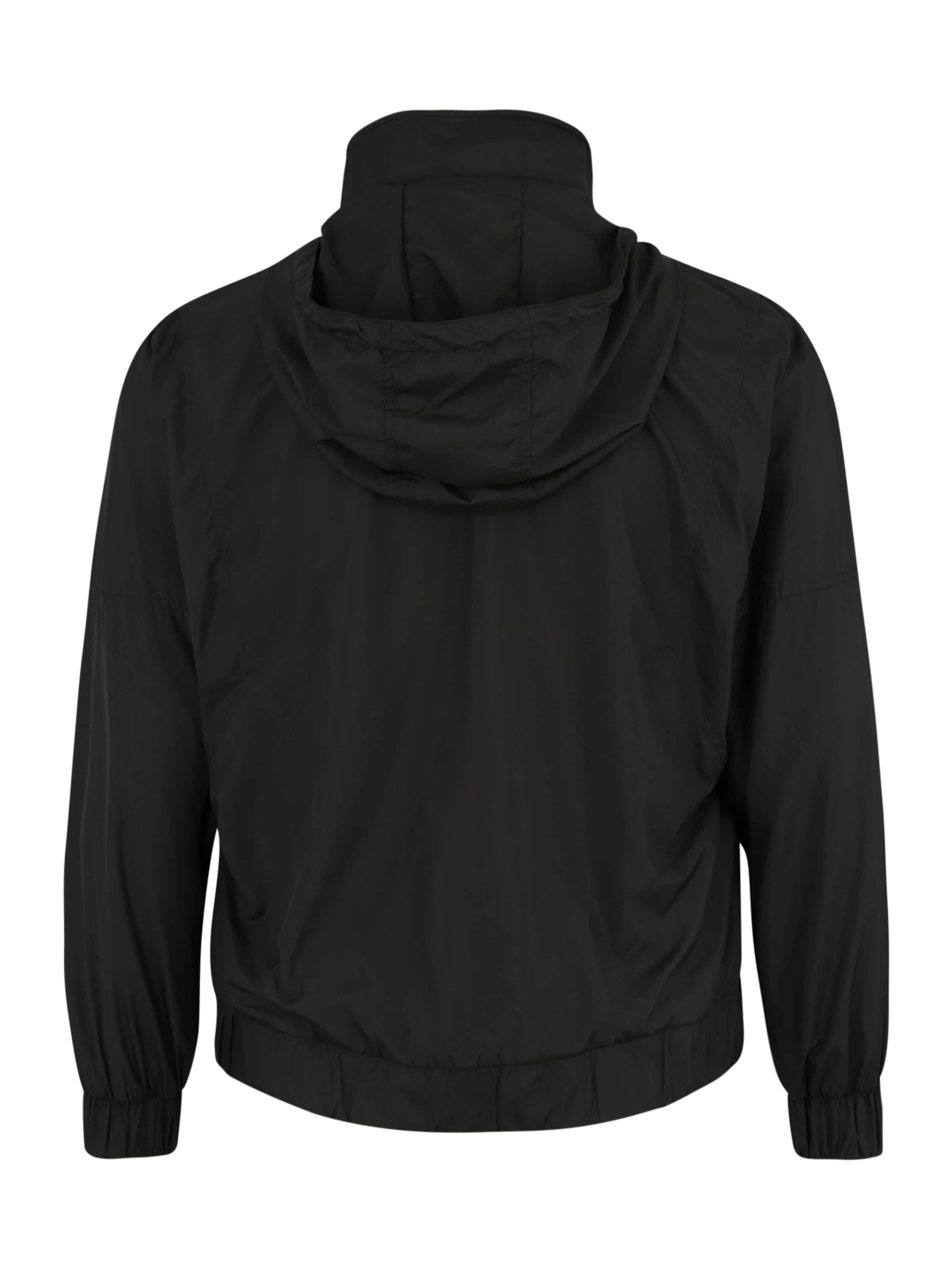 Geacă de primăvară-toamnă de la Urban Classics pe negru