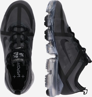 NIKE Спортни обувки 'Nike Air VaporMax 2019' в черно: отстрани