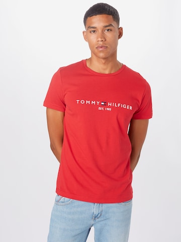 Coupe regular T-Shirt TOMMY HILFIGER en rouge : devant