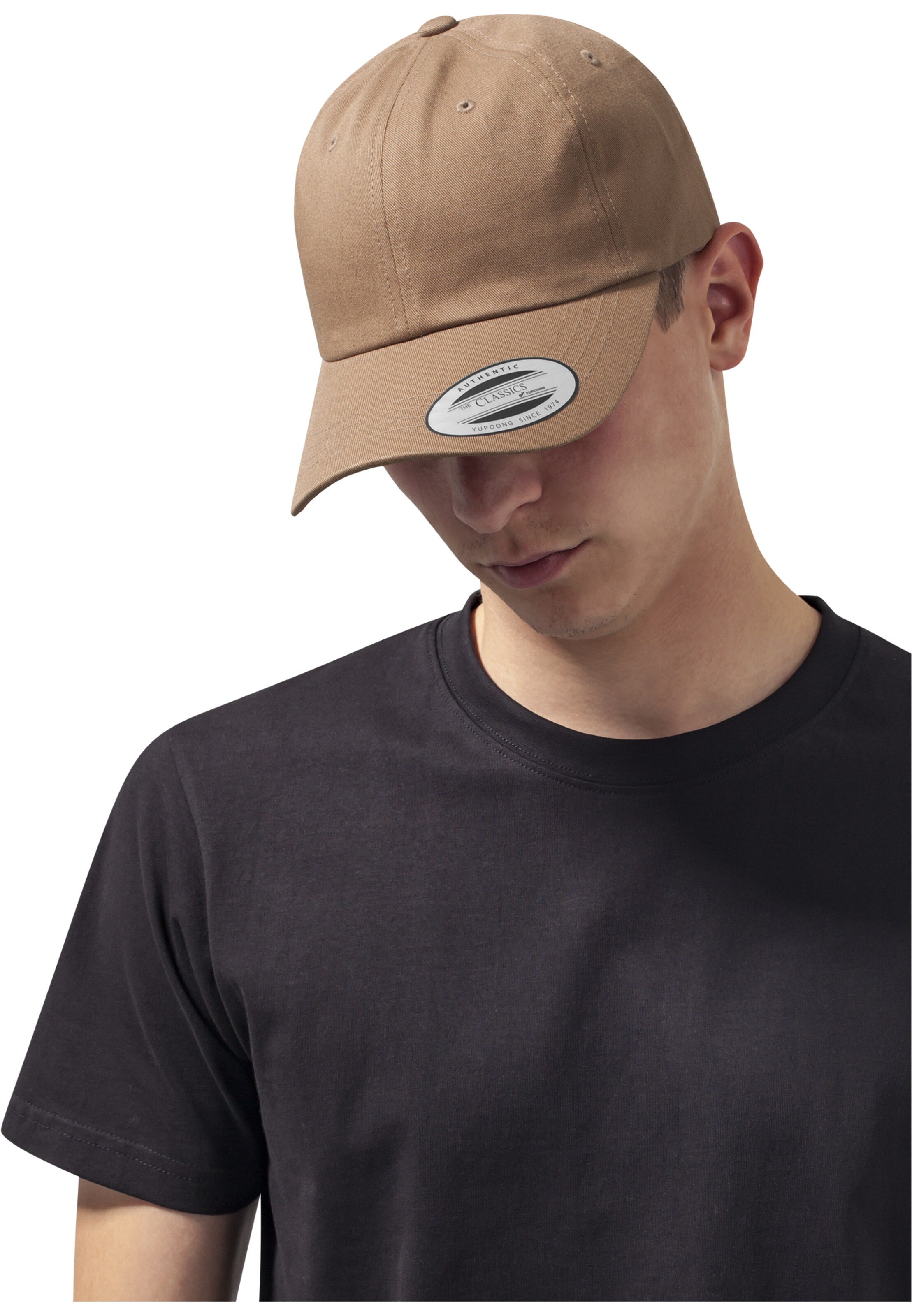 Flexfit Cap in Braun: Vorderseite