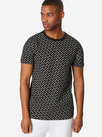 Tricou de la Urban Classics pe negru: față