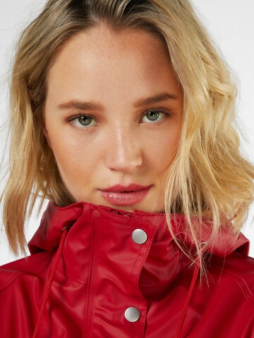 ILSE JACOBSEN Raincoat in Red