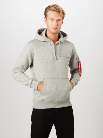 ALPHA INDUSTRIES - Regular Fit Sweatshirt em cinzento: frente