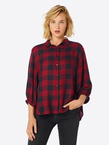 Lee Blouse in Rood: voorkant