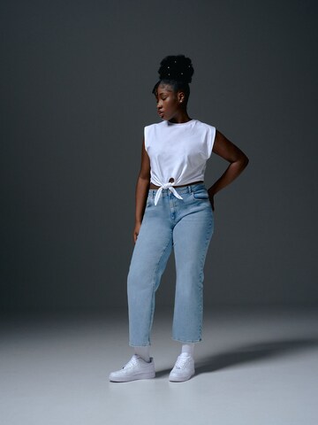 Straight Leg Jeans Look