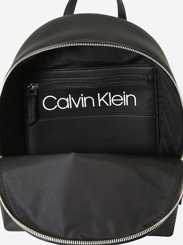 Sac à dos Calvin Klein en noir