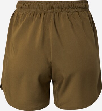 Urban Classics Regular Shorts in Grün