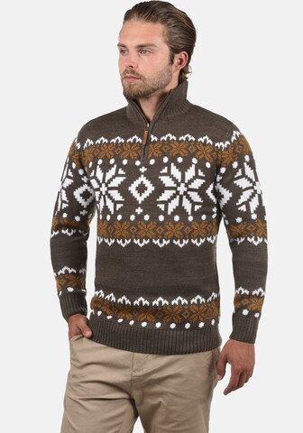 !Solid Sweater 'Norwin' in Brown: front