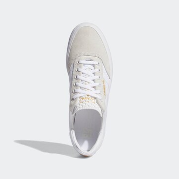 Baskets basses '3MC' ADIDAS ORIGINALS en blanc