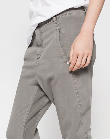 Skinny Pantaloni 'Jolie' di FIVEUNITS in grigio