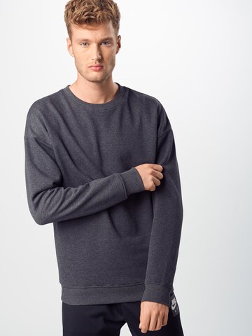 Urban Classics Sweatshirt in Grau