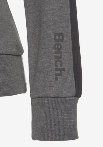 BENCH Sweatshirt in Grey