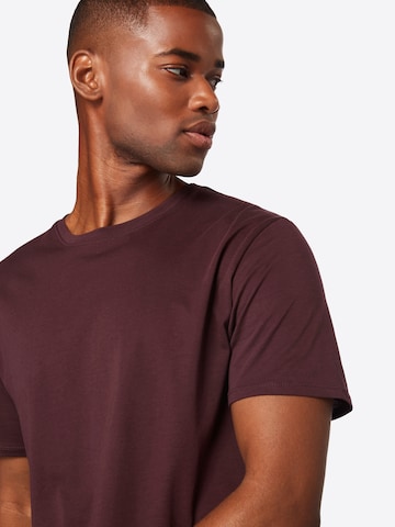 Only & Sons Regular fit T-shirt 'Matt' i röd