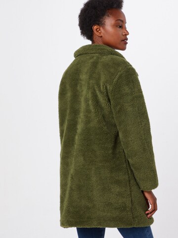 Manteau mi-saison 'Sherpa' Urban Classics en vert