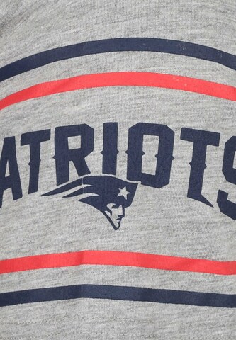 NEW ERA Shirt 'NFL Badge New England Patriots' in Grey