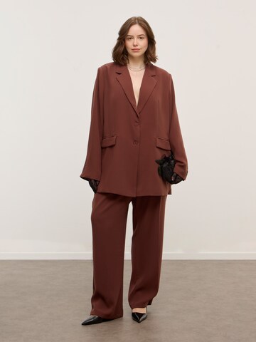 Brown Oversized Suit Look