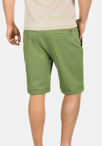 !Solid Regular Chino 'Lamego' in Groen