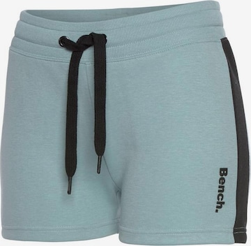 BENCH Regular Shorts in Blau