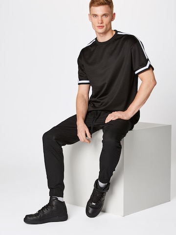 Urban Classics T-Shirt in Schwarz