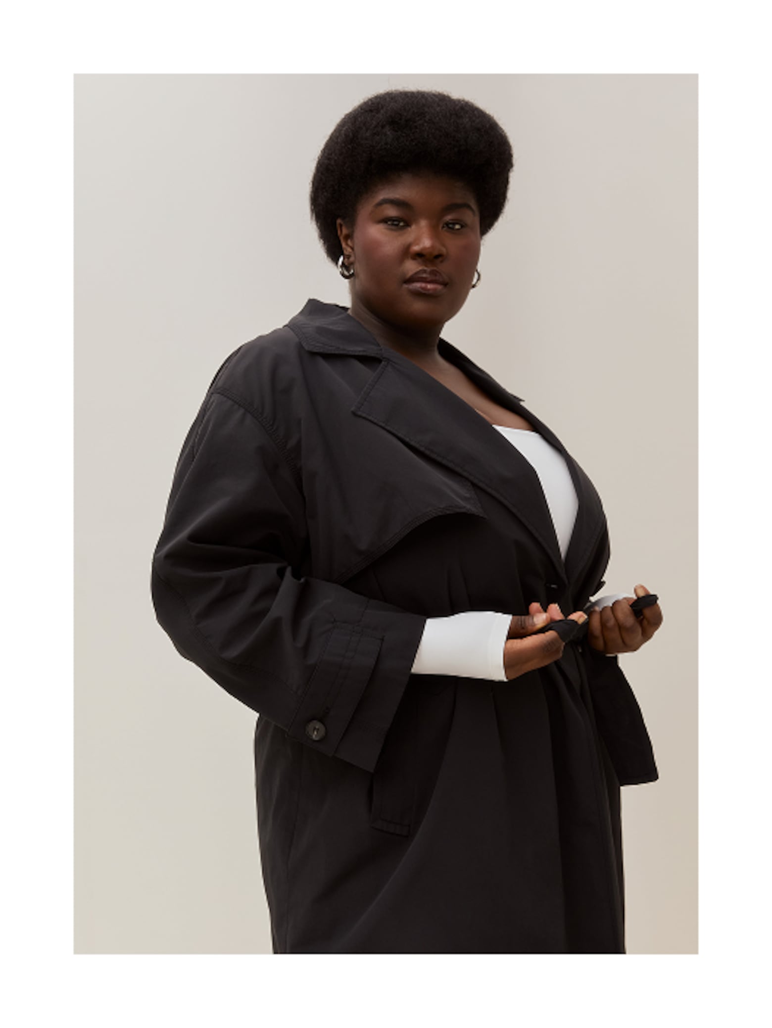 Raphaela - Black Trenchcoat Look