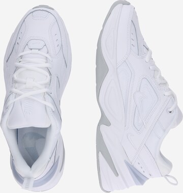 Nike Sportswear Trampki niskie 'M2K Tekno' w kolorze biały: bok