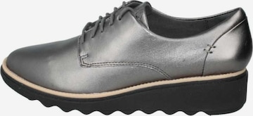 CLARKS Schnürschuhe in Grau