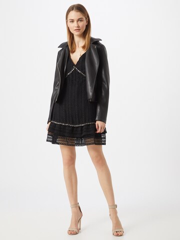 Robe de cocktail 'Leandra' GUESS en noir