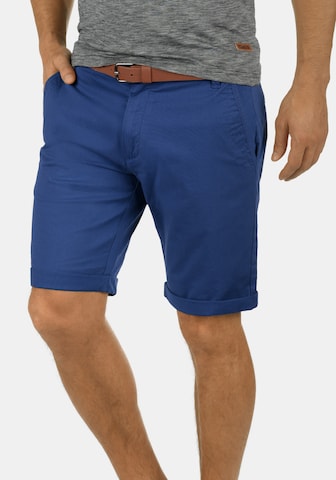 regular Pantaloni chino di !Solid in blu: frontale