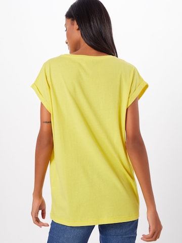 Urban Classics - Camiseta en amarillo: atrás