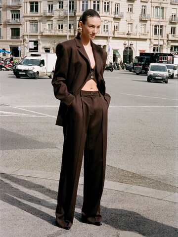 Sophisticated Blazer Look